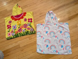 2 hooded toddler beach towels